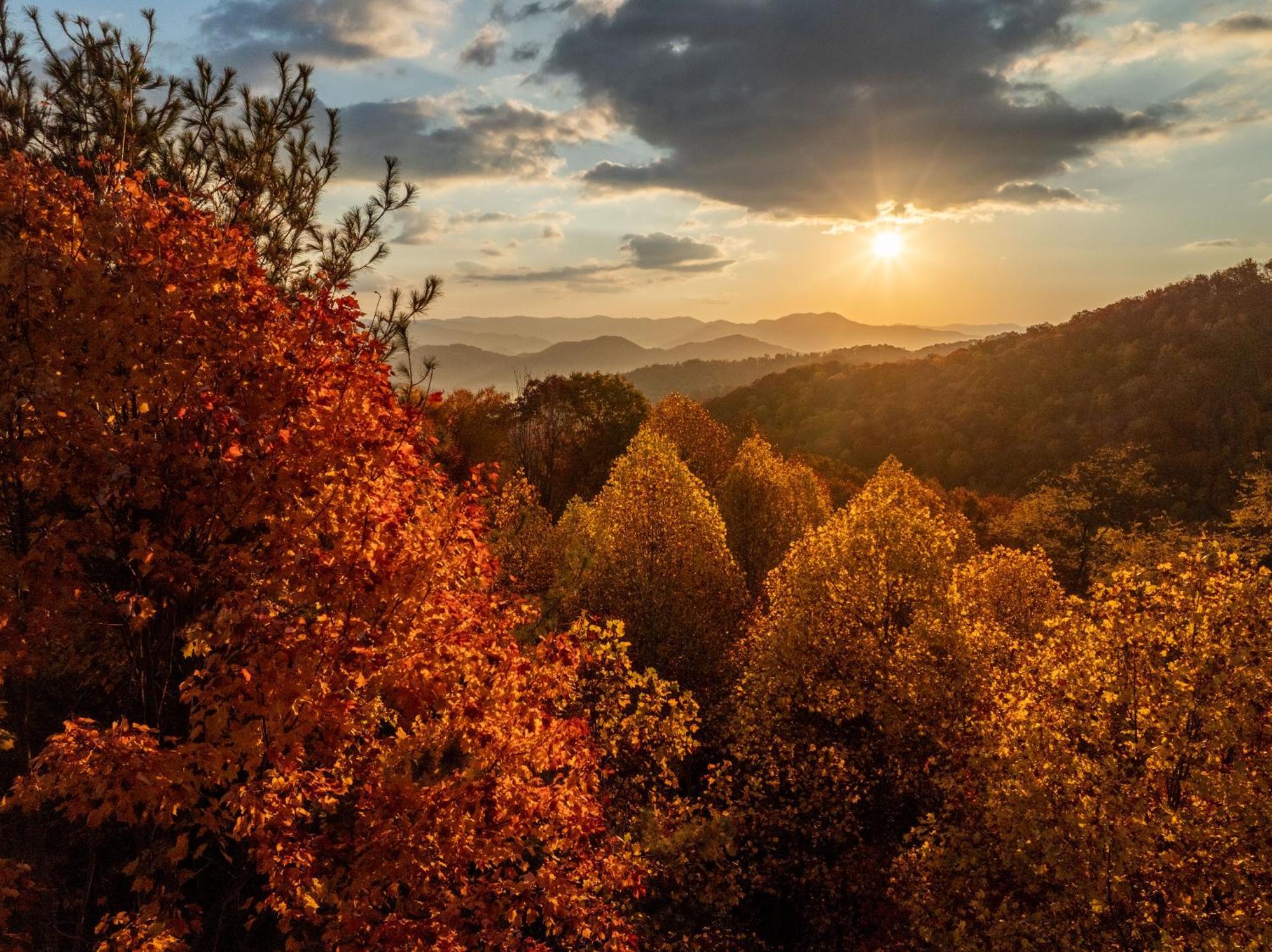 فندق Elk & Embers Mountain Hideaway وينزفيل، كارولاينا الشمالية المظهر الخارجي الصورة