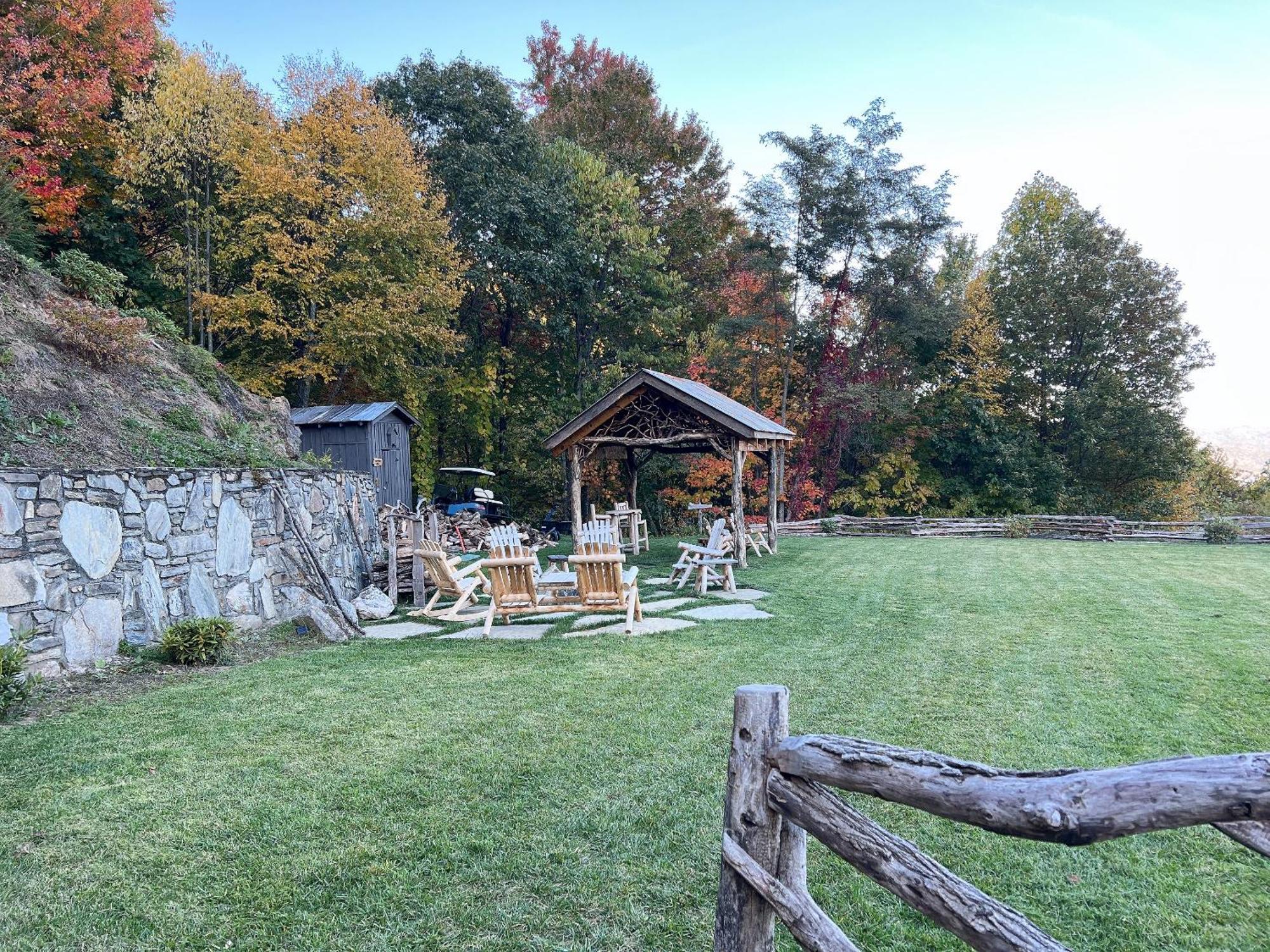فندق Elk & Embers Mountain Hideaway وينزفيل، كارولاينا الشمالية المظهر الخارجي الصورة
